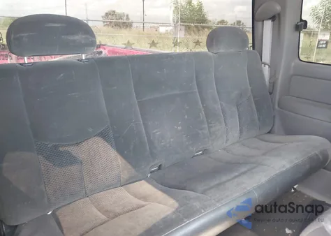 2000 Chevrolet Silverado 1500 Ls из США, поврежденный, VIN 2GCEC19T2Y1152166